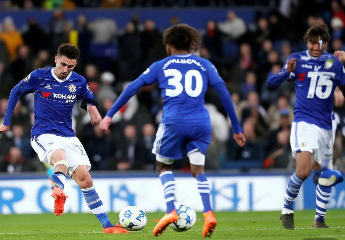 利兹联坐镇埃兰路球场迎战切尔西：关键球员伤停下的全场压迫战术博弈